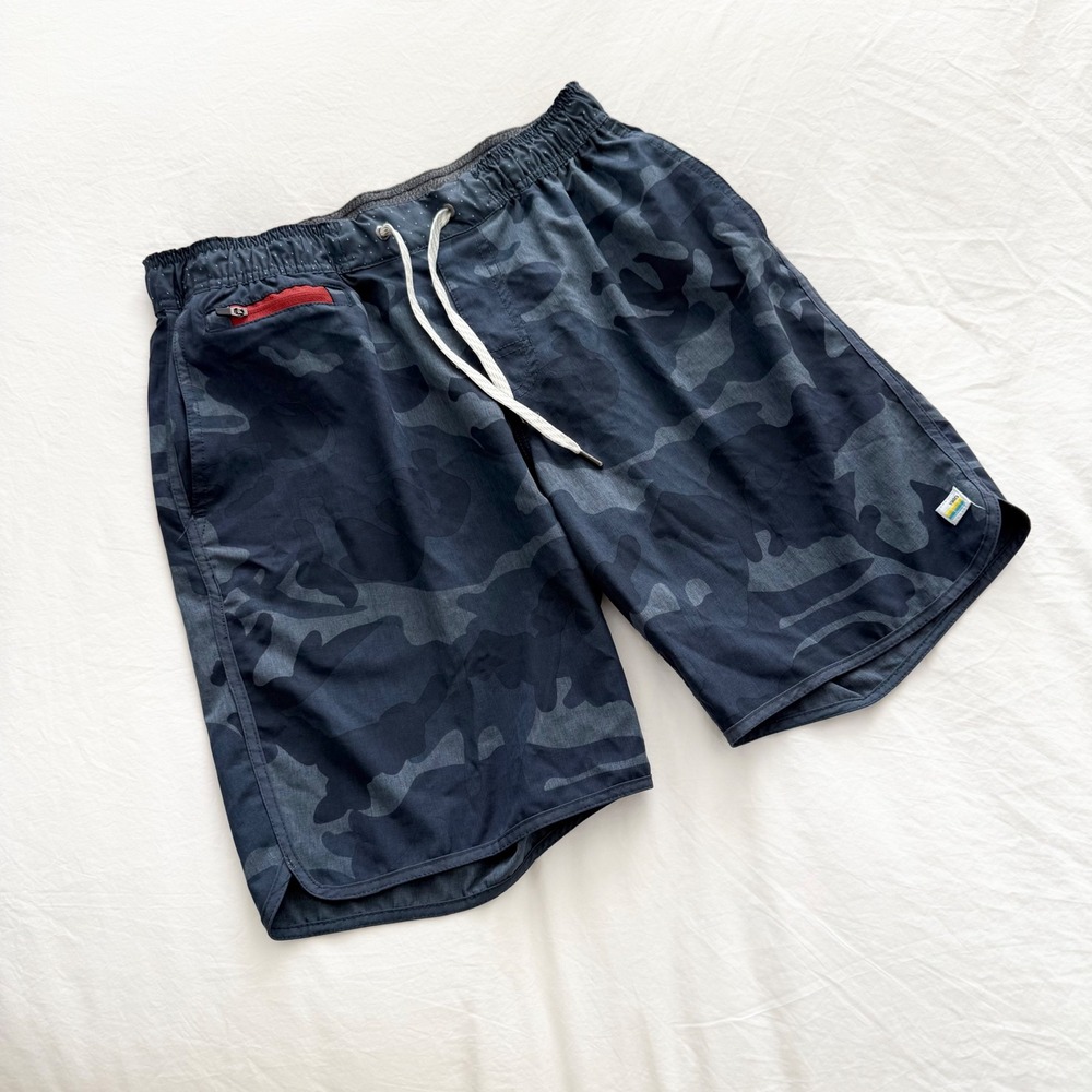 Vuori Banks Short 9" Black Camo V-Cycled Performance Stretch Swim Shorts M - Picture 2 of 7